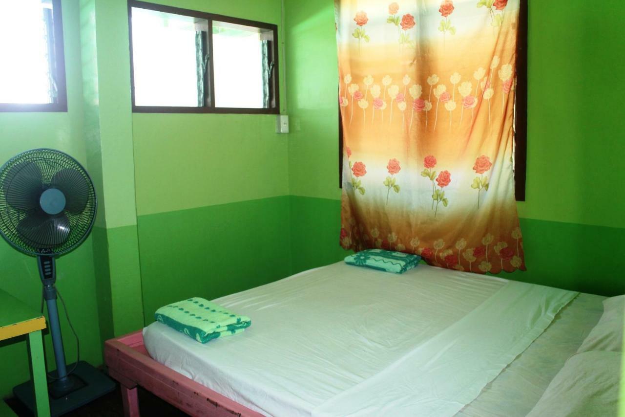 Austria'S Guest House El Nido Exterior photo